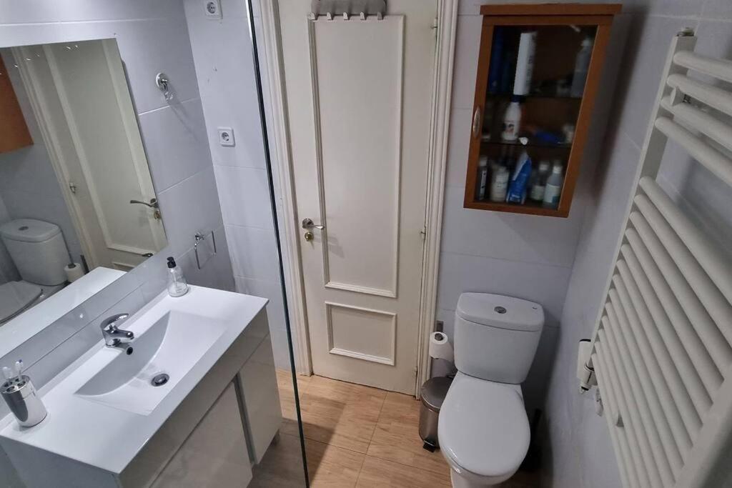 Habitacion Privada En El Centro De Madrid Esterno foto